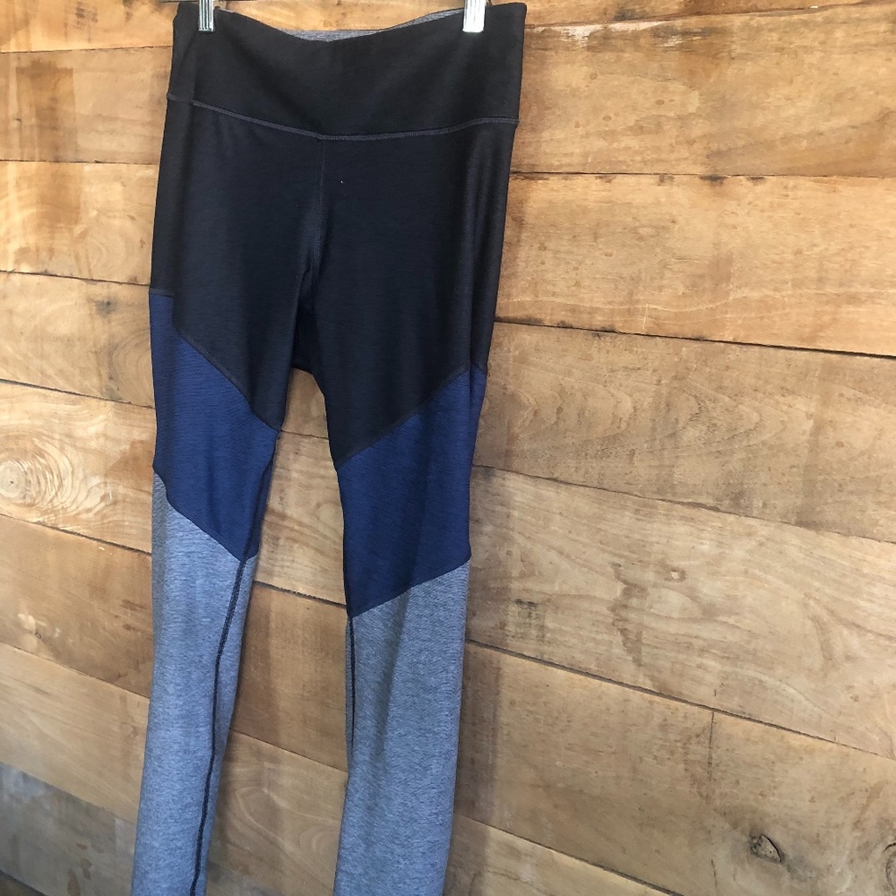 OUTDOOR VOICES LEGGINGS MEDIUM NEW